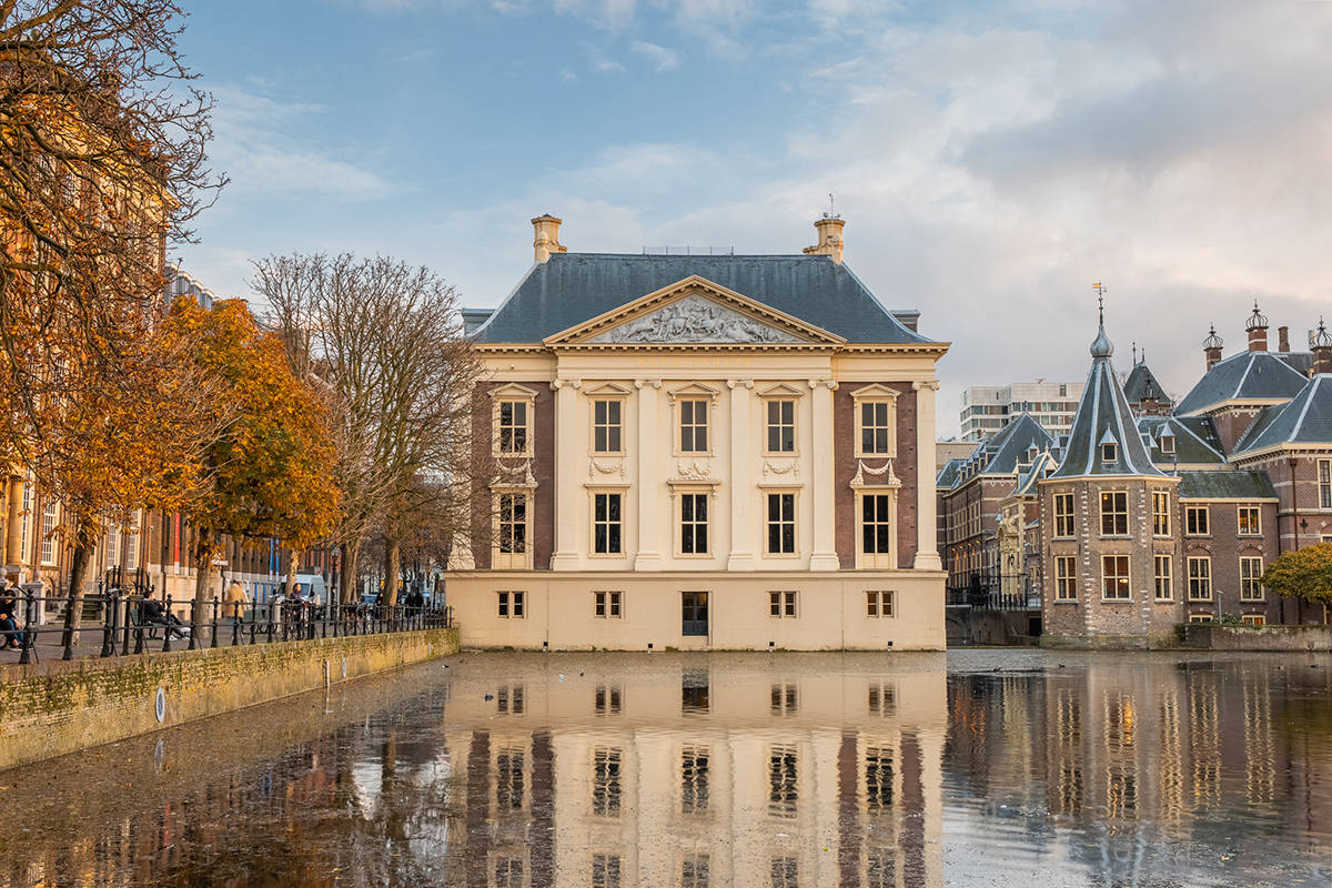 Museum Mauritshuis Aan De Hofvijver In Den Haag