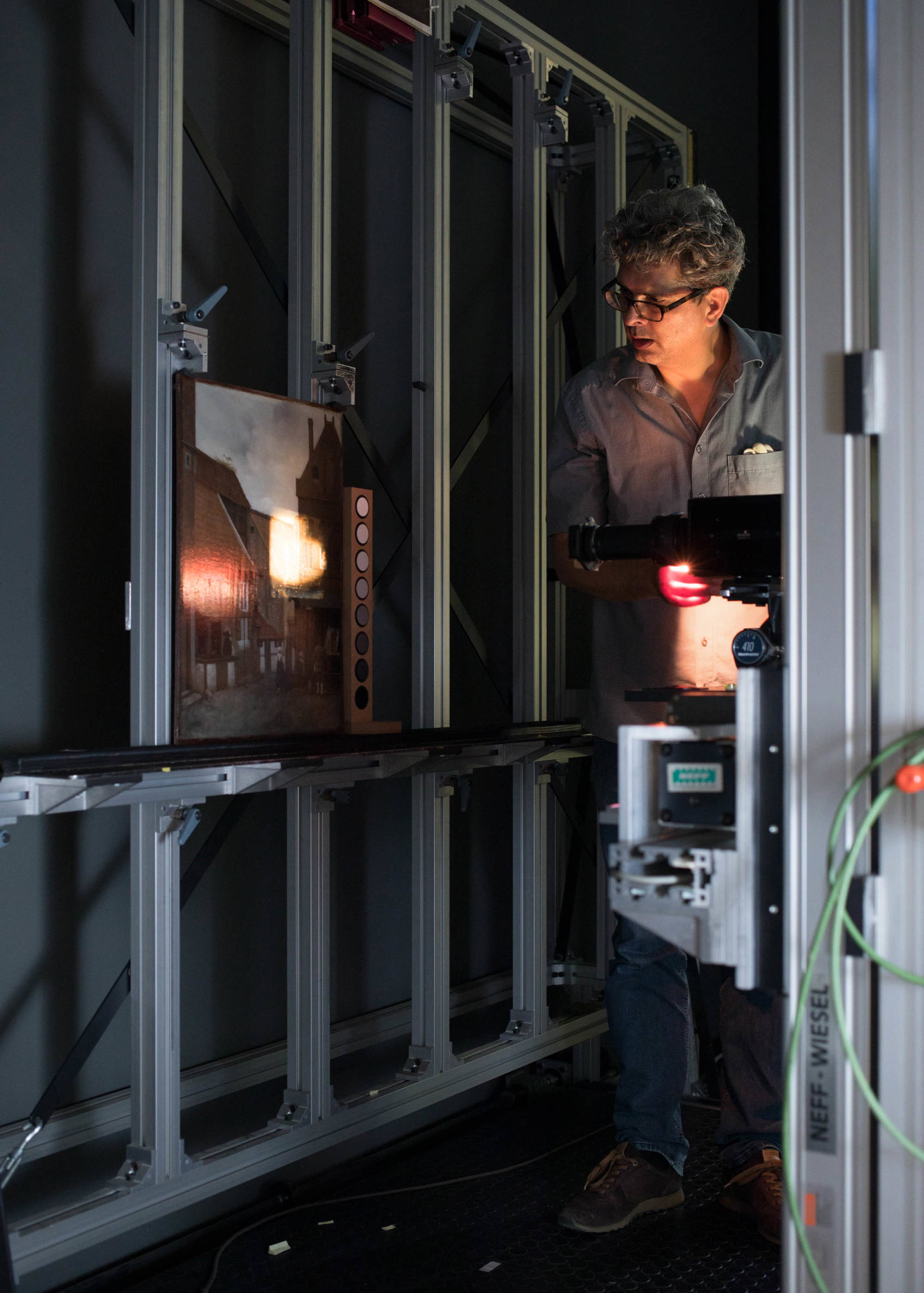 Infraroodreflectografie uitgevoerd  met behulp van de Vasari-scanner, onderzoek van: Jacobus Vrel, Straatje met een bakkerij bij een stadsmuur, vermoedelijk de Waterstraat in Zwolle.