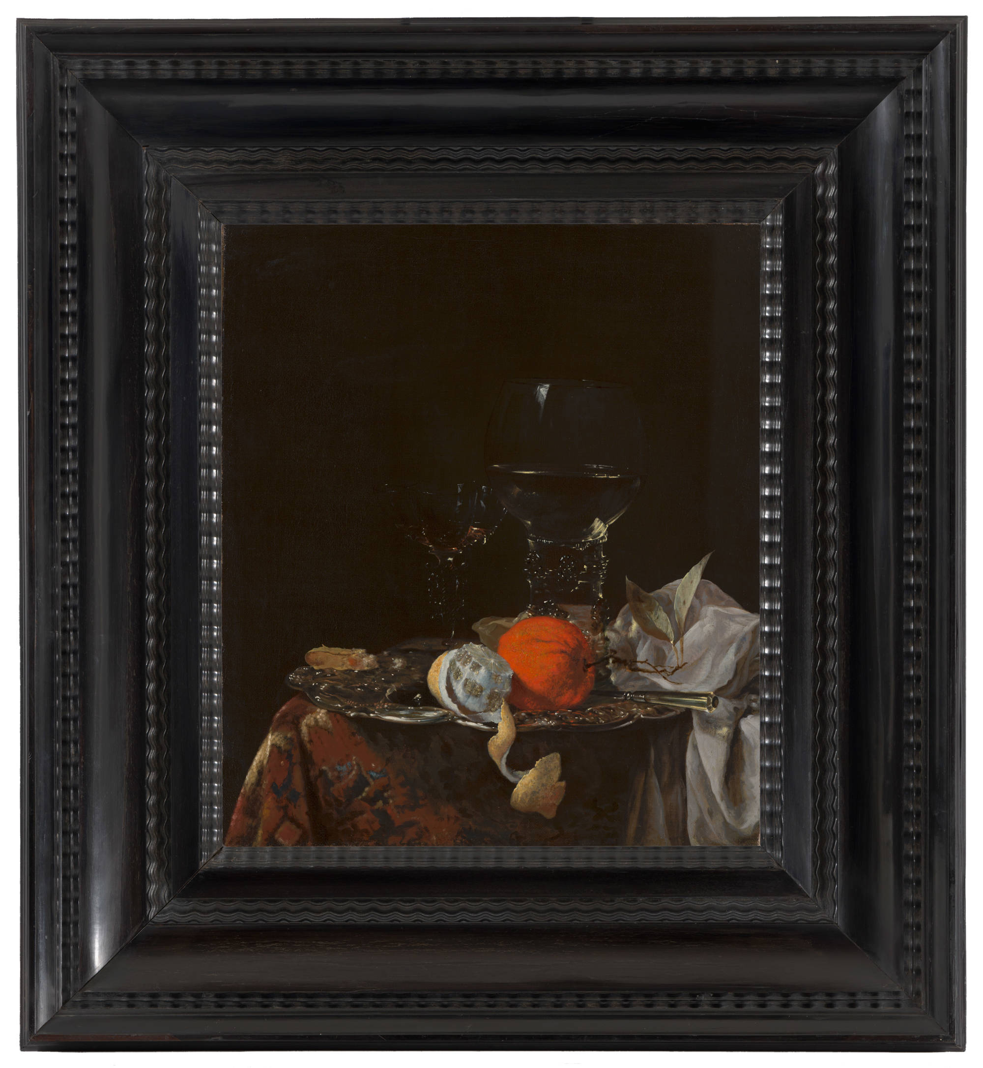 Willem Kalf Stilleven met fruit en glazen op een zilveren schaal