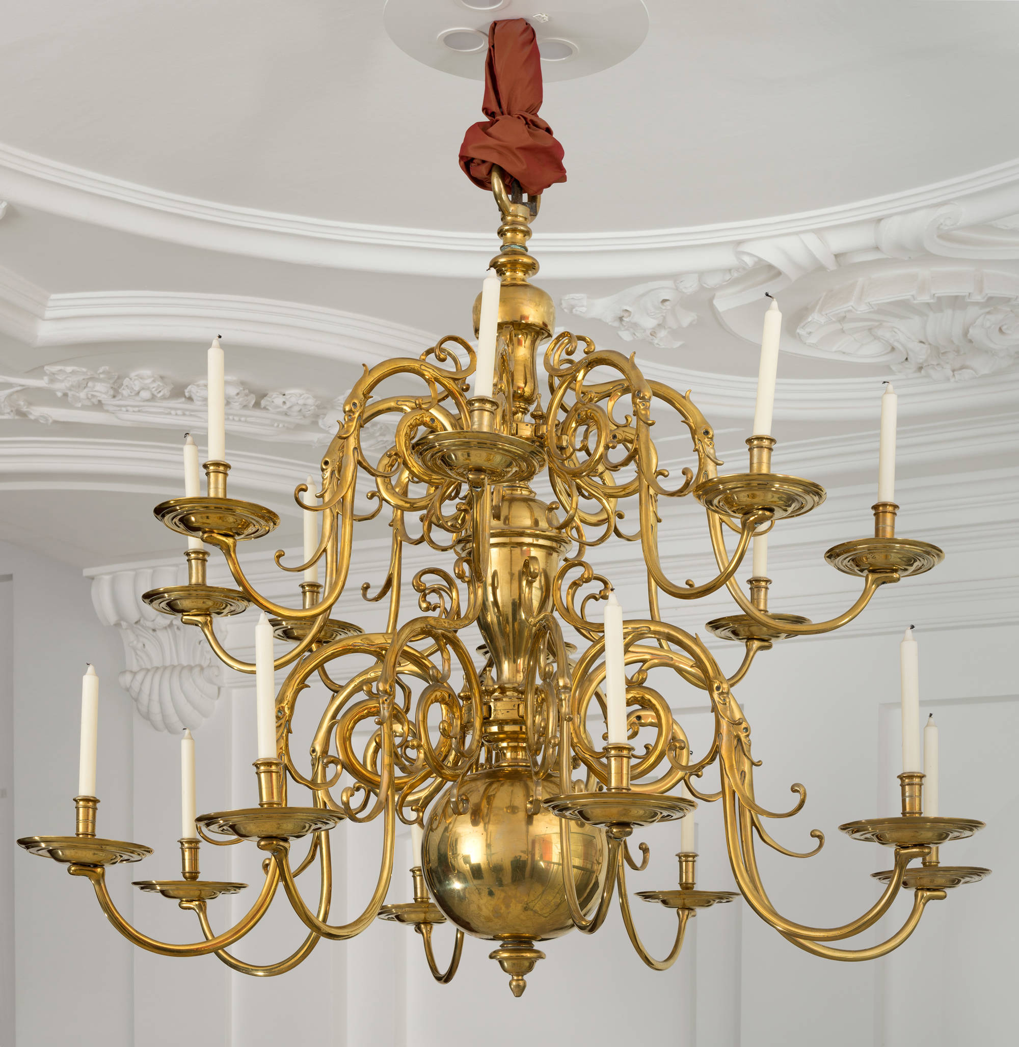 Anoniem  Zestienarmige kaarsenkroon