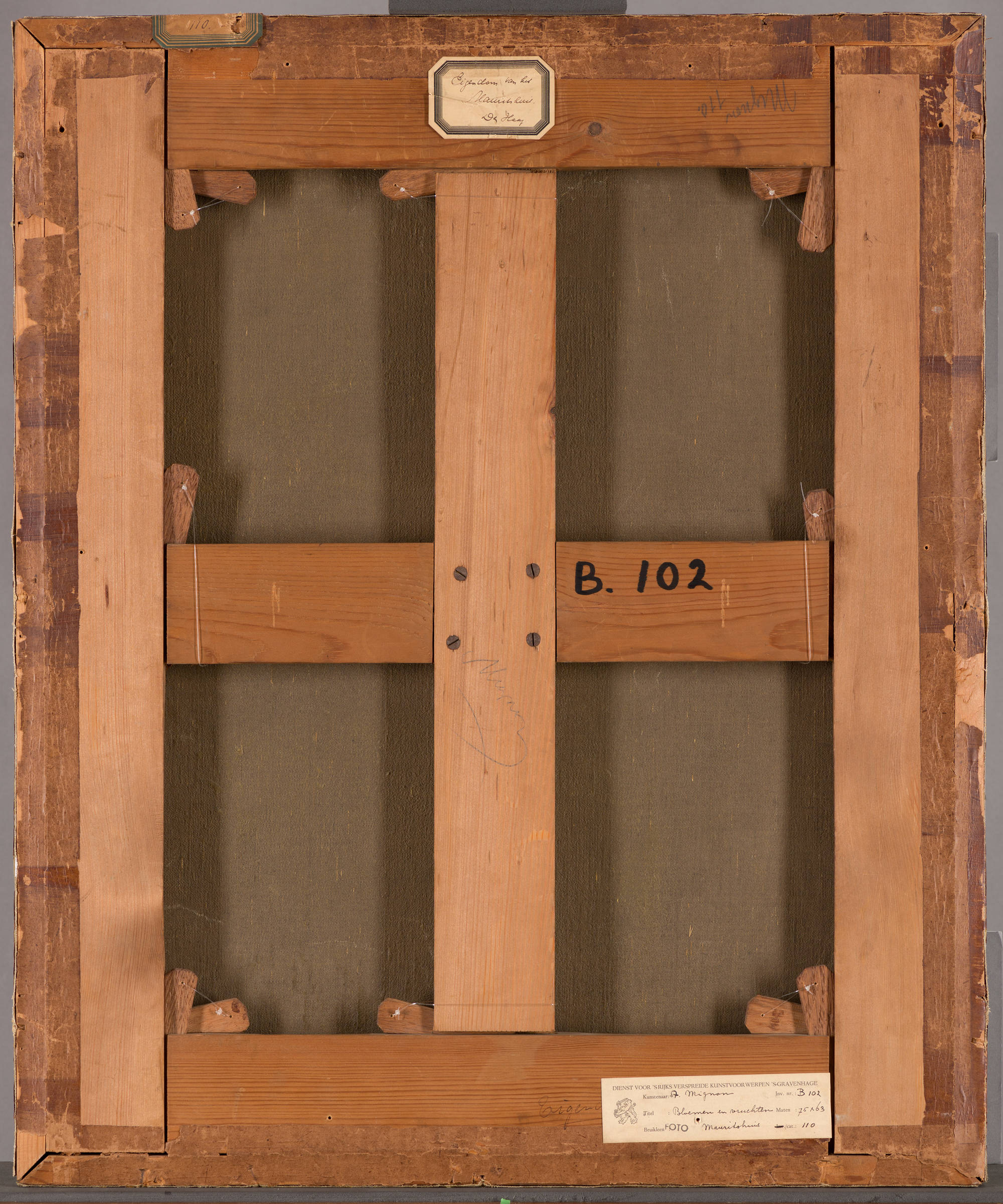 Abraham Mignon  Bloemen en vruchten Flowers and Fruit