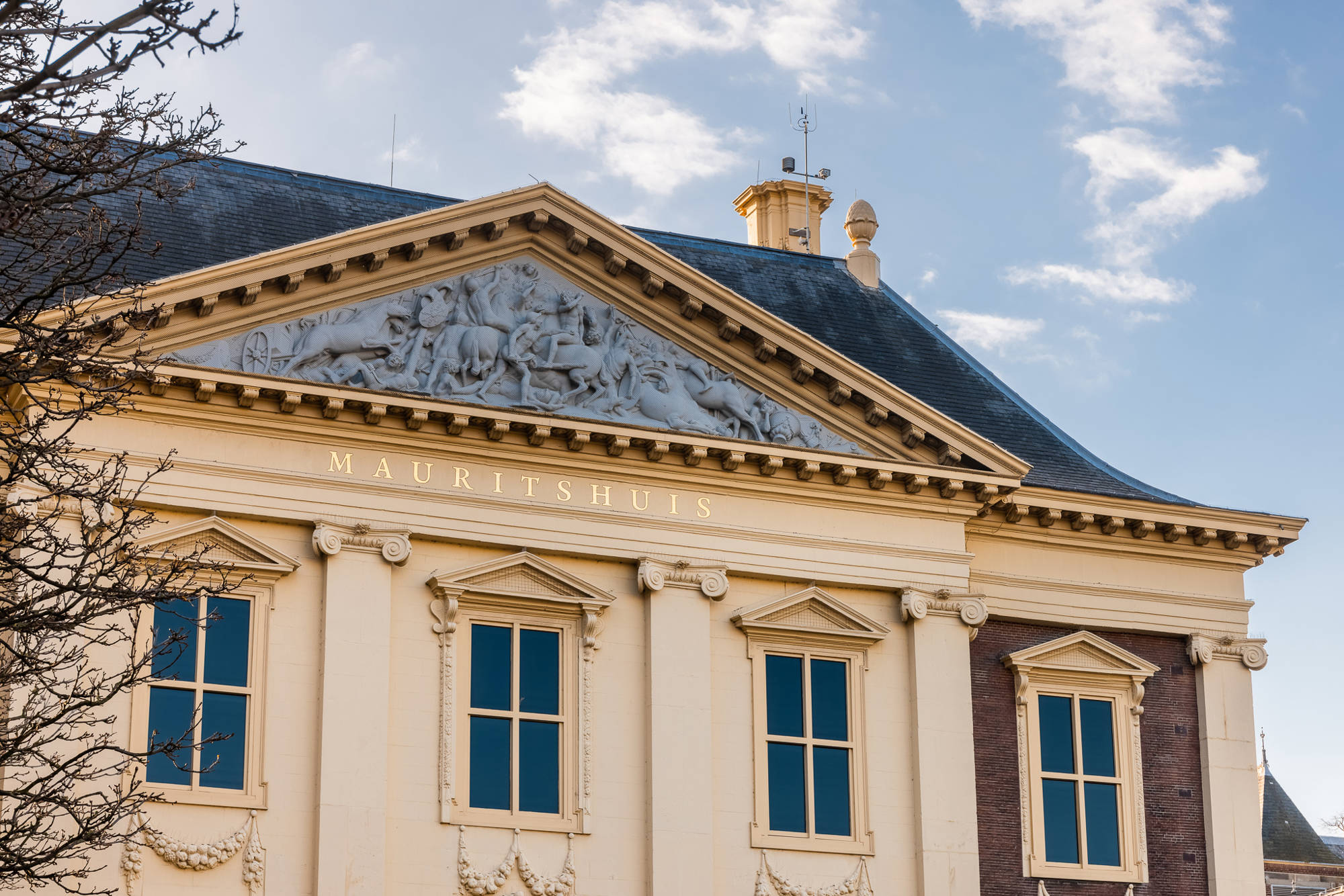 De voorgevel van stadspaleis het Mauritshuis in Den Haag.