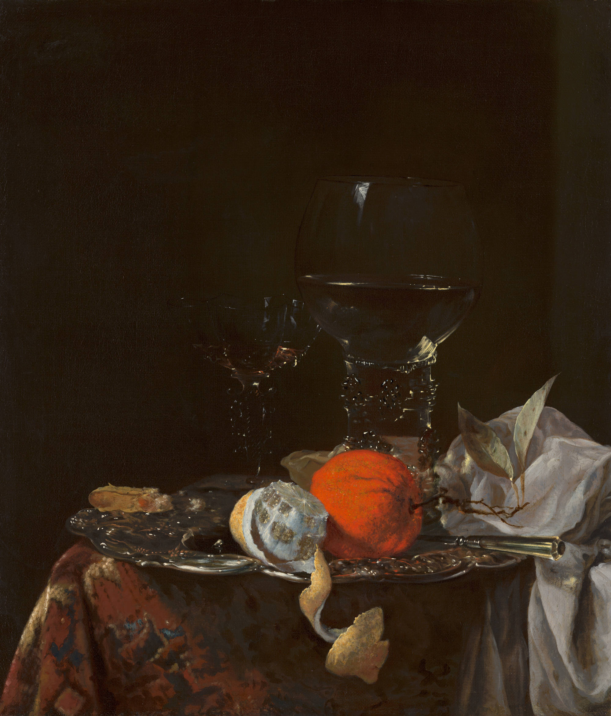 Willem Kalf Stilleven met fruit en glazen op een zilveren schaal