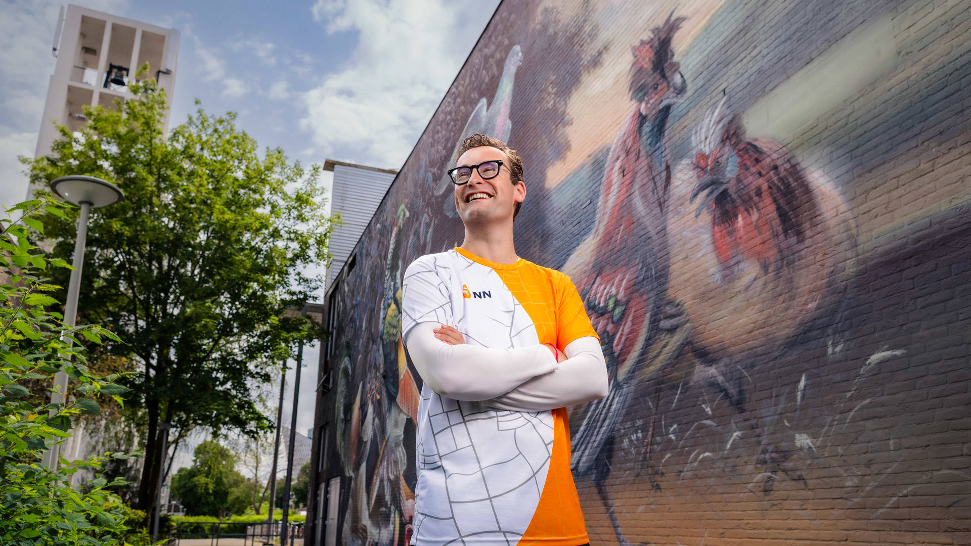 Splinter Chabot staat bij De Mural Van Super A en Collin